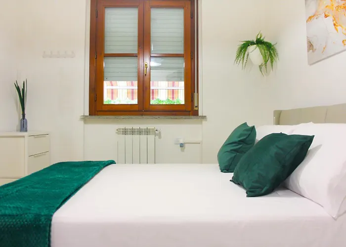 Peretola Airport + Park Apartmán *